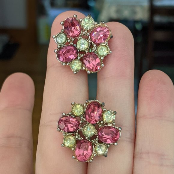 Vintage Jewelry - Vintage pretty pink & white rhinestone earrings